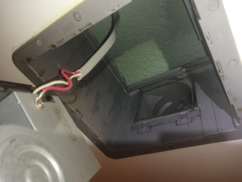 換気扇取り外し