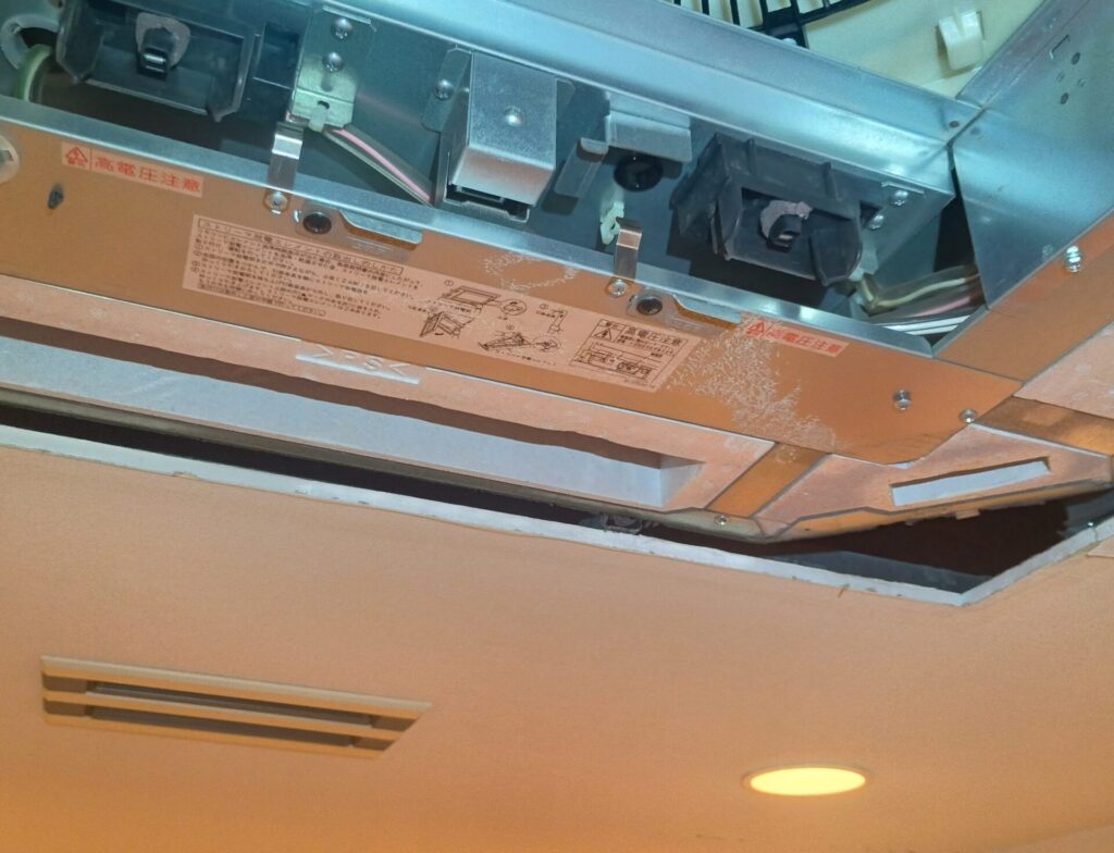 除菌ユニット付き天カセ4方向