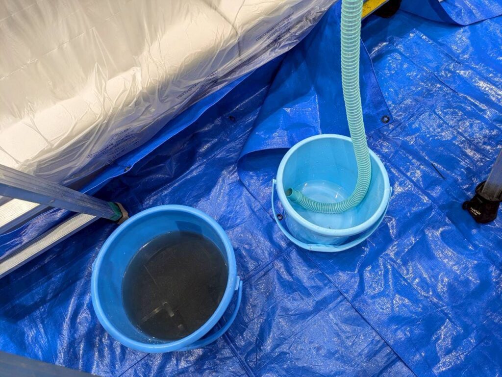 エアコン洗浄後の汚水