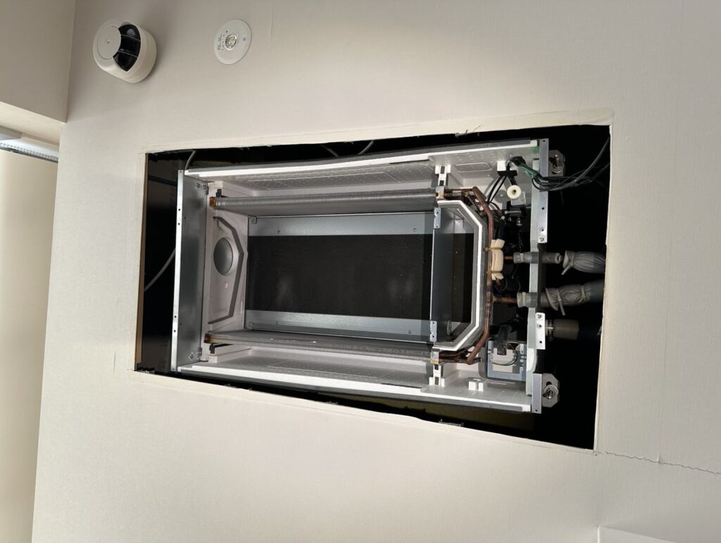 天カセエアコンを分解した画像